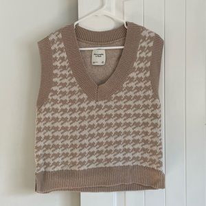 Abercrombie & Fitch Oversized Sweater Vest